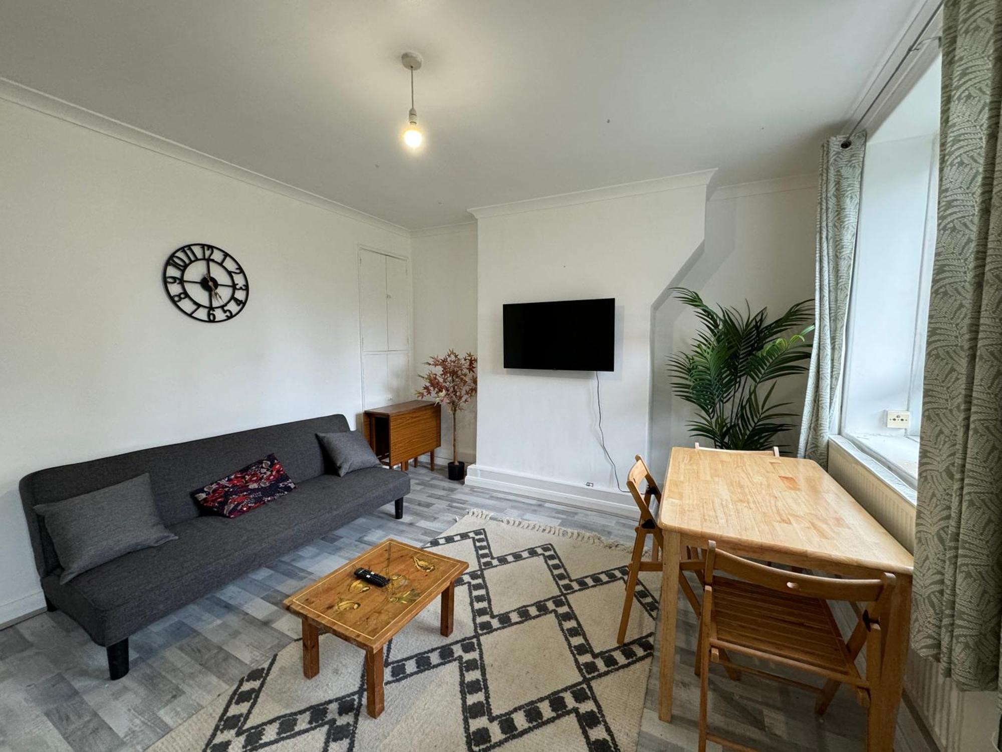 Well-presented 1bd Flat Heart Of East *