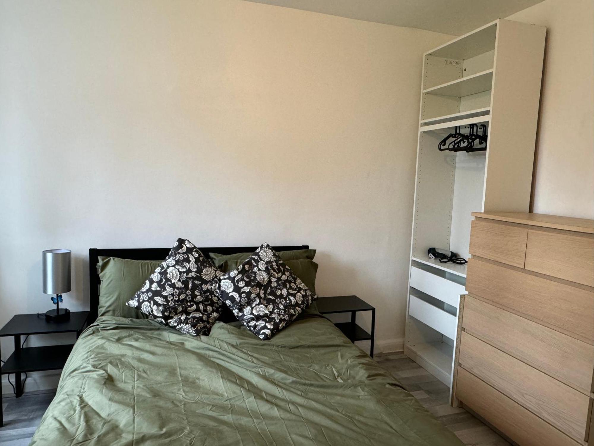 Well-presented 1bd Flat Heart Of East
